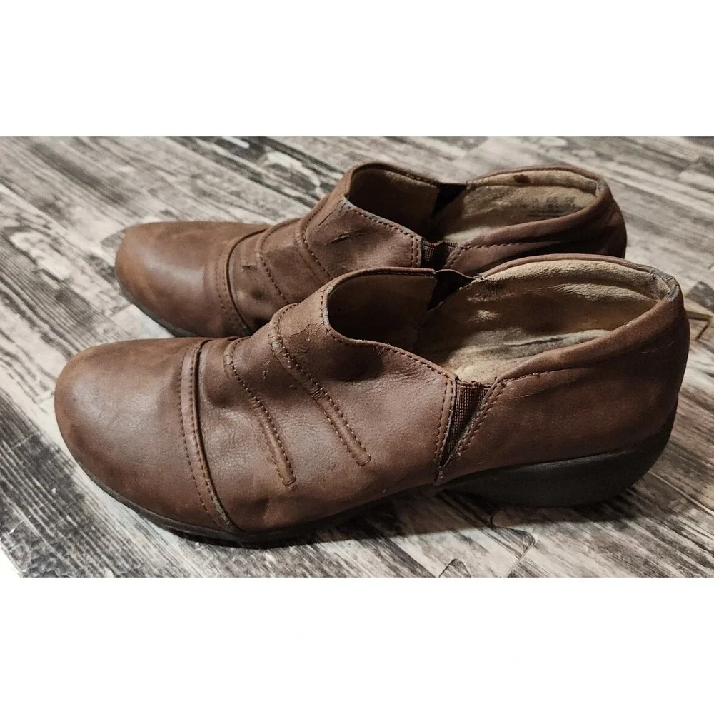 Naturalizer Womens Brown Ruched Slip On Loafers Low Wedge Comfort Shoes Size 8.5